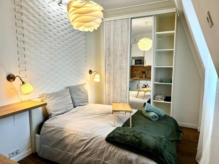 Champs-Elysees - Suite For 2 People Париж Екстериор снимка
