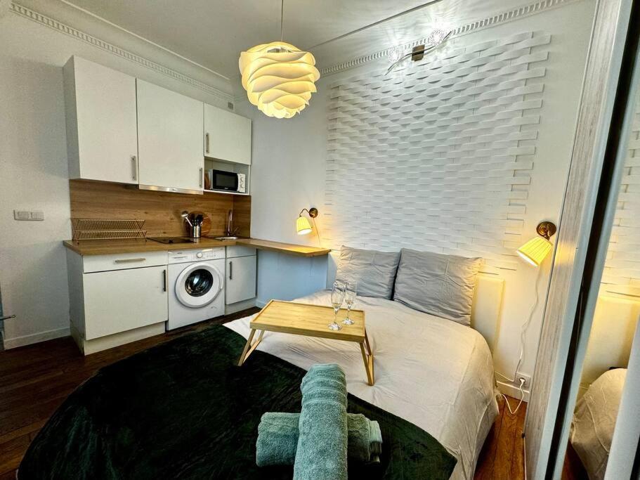 Champs-Elysees - Suite For 2 People Париж Екстериор снимка